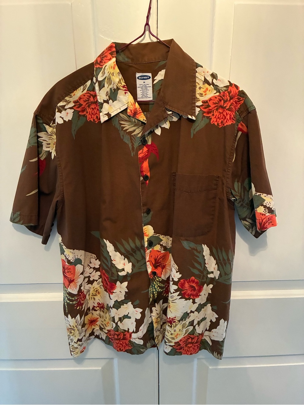 Vintage Old Navy Men’s Brown Floral (Hawaiian) Short-Sleeve Camp Shirt. Size M.